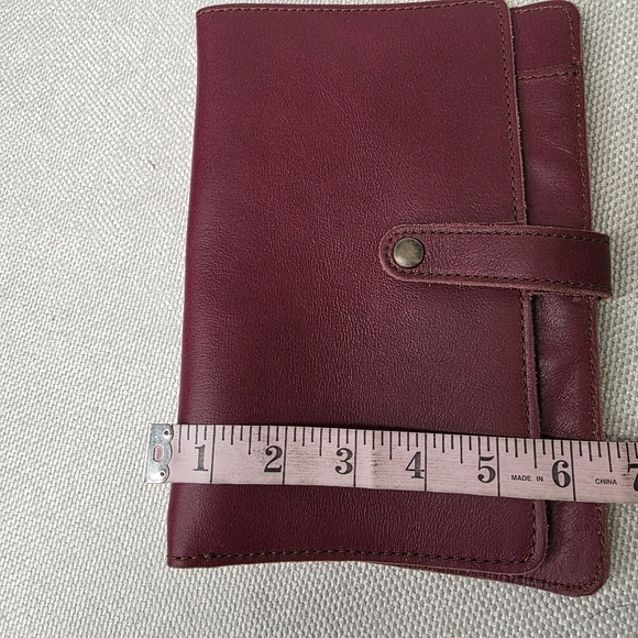 Planner Perfect Burgundy Leather Travelers Notebook - B6 Size - Picture 9 of 11